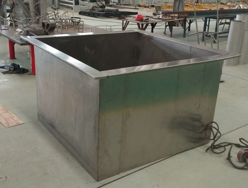 Titanium plating tank